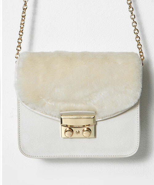 DHOLIC（ディーホリック）の「フェイクファー×レザーミニチェーンバッグ（ショルダーバッグ・レディース・ブルー0/ブラックグレー/ワイン/ブラック/ホットピンク/クリーム・one）」の2枚目の写真