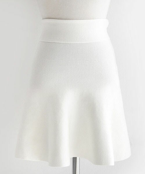 DHOLIC(ディーホリック)の「ハイウエストフレアニットスカート(スカート・レディース・ネイビー/アイボリー/ブラック・free)」の2枚目の写真