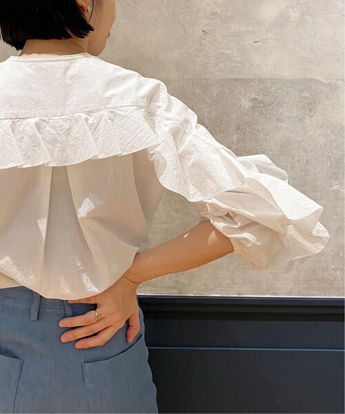 IENA（イエナ）の「《予約》IENA LA BOUCLE cotton フリルシャツ（その他・ホワイト/フリー）」の6枚目の写真