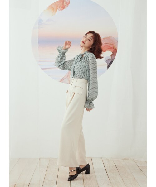 Marjorie（マージョリー）の「微光透影，特色口袋設計修身寬褲（パンツ・レディース・米白/淺紫・XS/S/M/L）」の4枚目の写真