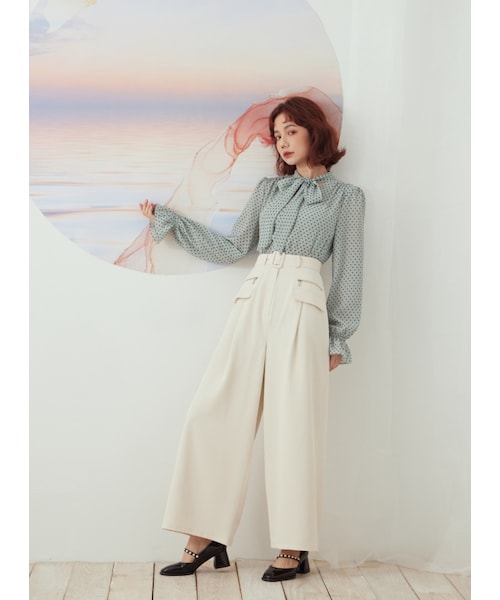 Marjorie（マージョリー）の「微光透影，特色口袋設計修身寬褲（パンツ・レディース・米白/淺紫・XS/S/M/L）」の2枚目の写真