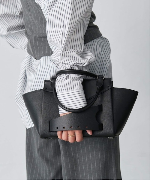 Deuxieme Classe（ドゥーズィエムクラス）の「SNATCHED TOTE