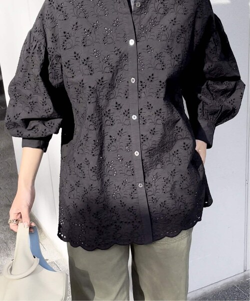 Spick & Span（スピックアンドスパン）の「スタンドカラーエンブロイ 