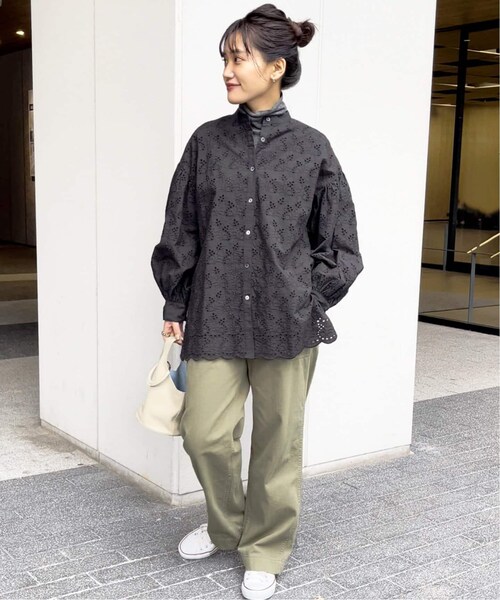 お値下げ！美品！スピック＆スパン　スタンドカラーエンブロイダリーブラウス Spick & Span（スピックアンドスパン）の「スタンドカラーエン