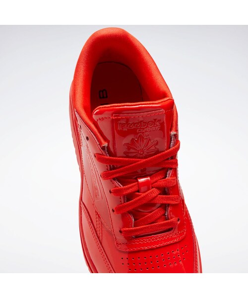 Reebok（リーボック）の「【Reebok CLASSIC x Cardi B】カーディ・B クラブ シー / Cardi B Club C Double Shoes（インスティンクトレッド）（シューズ・インスティンクトレッド・220 (22.0cm)/225 (22.5cm)/230 (23.0cm)/235 (23.5cm)/240 (24.0cm)/245 (24.5cm)/250 (25.0cm)/255 (25.5cm)/260 (26.0cm)/265 (26.5cm)/270 (27.0cm)/275 (27.5cm)/280 (28.0cm)）」の7枚目の写真