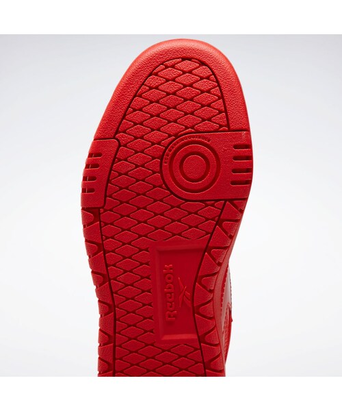 Reebok（リーボック）の「【Reebok CLASSIC x Cardi B】カーディ・B クラブ シー / Cardi B Club C Double Shoes（インスティンクトレッド）（シューズ・インスティンクトレッド・220 (22.0cm)/225 (22.5cm)/230 (23.0cm)/235 (23.5cm)/240 (24.0cm)/245 (24.5cm)/250 (25.0cm)/255 (25.5cm)/260 (26.0cm)/265 (26.5cm)/270 (27.0cm)/275 (27.5cm)/280 (28.0cm)）」の9枚目の写真