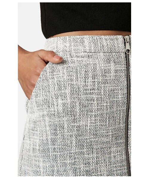 TOPSHOP(トップショップ)の「Topshop 'Rosie' Monochrome Miniskirt(スカート・レディース・Grey・Regular 10 (10-12 US)/Regular 4 (0-2 US)/Regular 6 (2-4 US)/Regular 8 (6-8 US)/Regular 2 (0 US)/Regular 12 (14 US))」の5枚目の写真