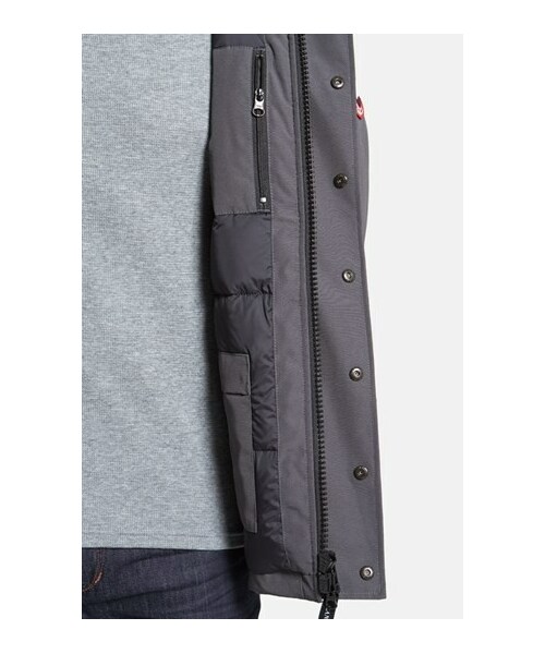 CANADA GOOSE(カナダグース)の「Canada Goose 'Burnett' Jacket(トップス・メンズ・Graphite Grey・Regular Medium)」の3枚目の写真