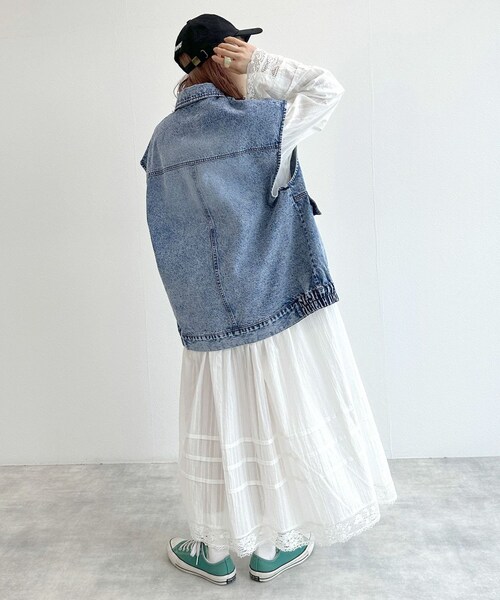 w closet（ダブルクローゼット）の「★先行予約★ビッグデニムベスト【2月上旬入荷】（ジャケット/アウター・レディース・ケミカルブルー・FREE）」の10枚目の写真