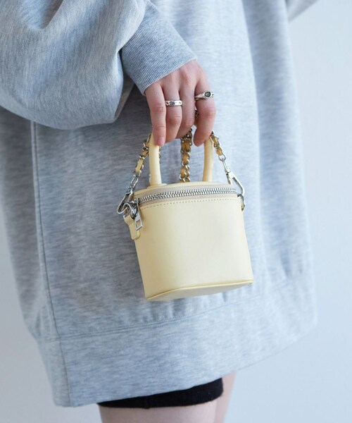 w closet（ダブルクローゼット）の「★先行予約★【2WAY】スクエアスモールショルダーバッグ【2月中旬入荷】（バッグ・レディース・オフホワイト/イエロー/ブラック・FREE）」の12枚目の写真