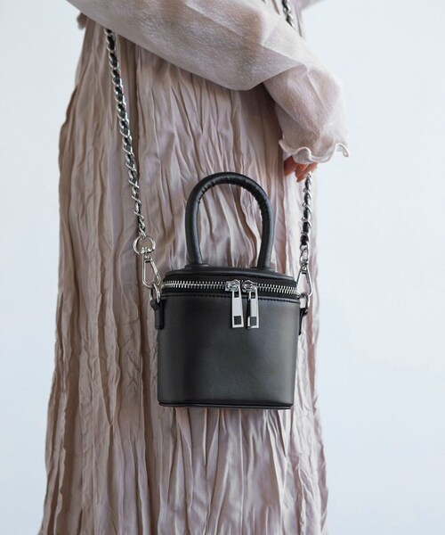 w closet（ダブルクローゼット）の「★先行予約★【2WAY】スクエアスモールショルダーバッグ【2月中旬入荷】（バッグ・レディース・オフホワイト/イエロー/ブラック・FREE）」の14枚目の写真