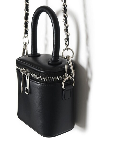 w closet（ダブルクローゼット）の「★先行予約★【2WAY】スクエアスモールショルダーバッグ【2月中旬入荷】（バッグ・レディース・オフホワイト/イエロー/ブラック・FREE）」の17枚目の写真