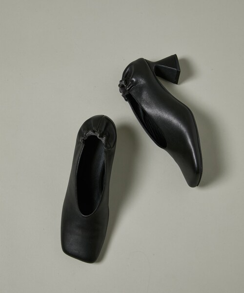 city（シティ）の「フレアーヒールシャーリングパンプス2（その他シューズ・レディース・NAT/IVR/BLK/BGE/TAN・1/2）」の2枚目の写真