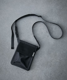 PUBLIC TOKYO | ポリッシュナイロンマルチポーチ(ハンドバッグ)