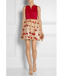 Alice and Olivia（アリスオリヴィア）の「Alice + Olivia