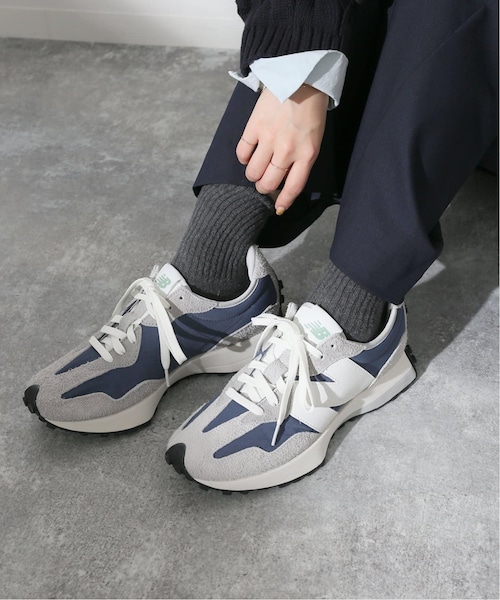 SLOBE IENA（スローブイエナ）の「《予約》【NEW BALANCE / ニューバランス】 327（その他・ベージュ/22.5/23/23.5/24/24.5）」の2枚目の写真