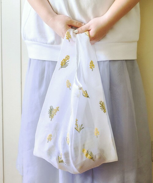 salut!(サリュ!)の「【mimosa】刺繍マルシェバッグ(トートバッグ・その他・0)」の1枚目の写真