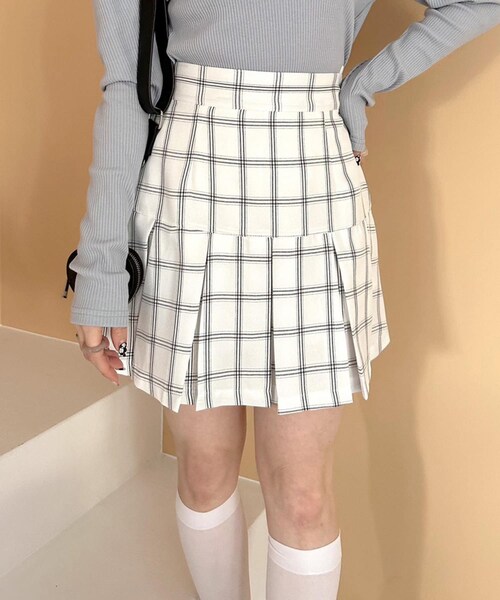 OLIVE des OLIVE（オリーブデオリーブ）の「プリーツミニスカート（スカート・レディース・ホワイト系その他/ベージュ/グレー系その他/サックスブルー・FREE）」の2枚目の写真