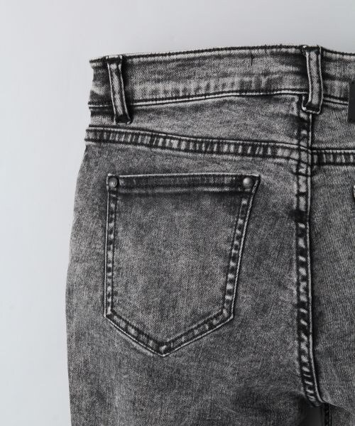 JEANASIS（ジーナシス）の「15SSレギュラーデニムスキニー（パンツ・レディース・ケミカルグレー/ケミカルブルー/インディゴブルー/インディゴネイビー・S/M）」の9枚目の写真