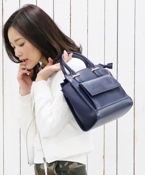 BLISS POINT Womens（ブリスポイント ウイメンズ）の「2WAYスクエアミニボストン（バッグ・レディース・シルバー/イエロー/ネイビー・ONE SIZE）」の2枚目の写真