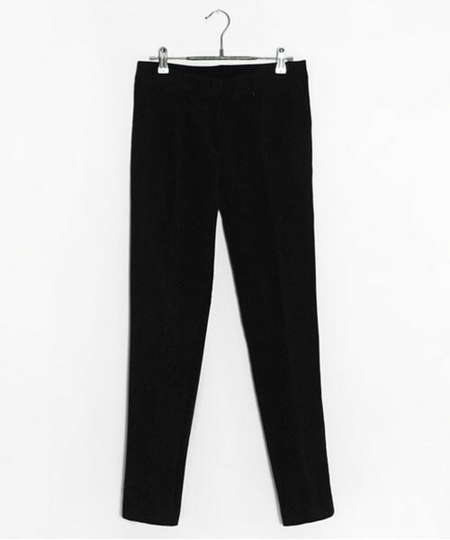 DHOLIC(ディーホリック)の「スパンデックステーパードパンツ(その他パンツ・レディース・ブラック/ベージュ/ホワイトアイボリー・S/M)」の1枚目の写真