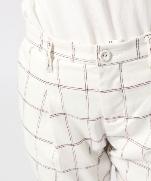 LOWRYS FARM(ローリーズファーム)の「コウシチェックテーパードパンツ(パンツ・レディース・オフ×チェック/ブルー×チェック/ネイビー×チェック・F)」の6枚目の写真