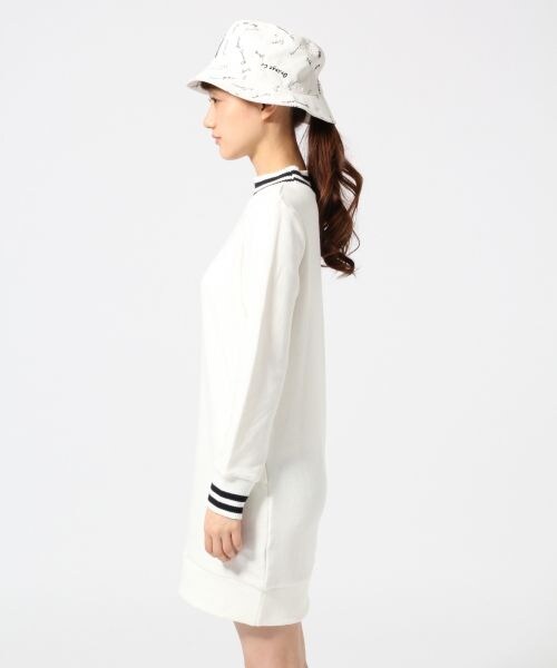 LOWRYS FARM（ローリーズファーム）の「スウェットラインワンピースロングスリーブ（ワンピース/ドレス・レディース・オフ/ブラック/グレー・Ｍ/Ｌ）」の4枚目の写真