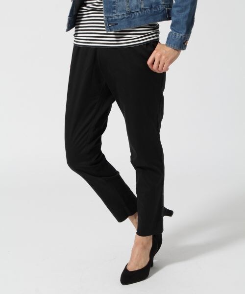 GLOBAL WORK（グローバルワーク）の「サテンストレッチテーパード（パンツ・レディース・ホワイト05/ブラック09/グレージュ12/ブルー85・Ｓ/Ｍ/Ｌ）」の2枚目の写真