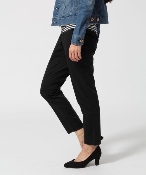 GLOBAL WORK（グローバルワーク）の「サテンストレッチテーパード（パンツ・レディース・ホワイト05/ブラック09/グレージュ12/ブルー85・Ｓ/Ｍ/Ｌ）」の9枚目の写真