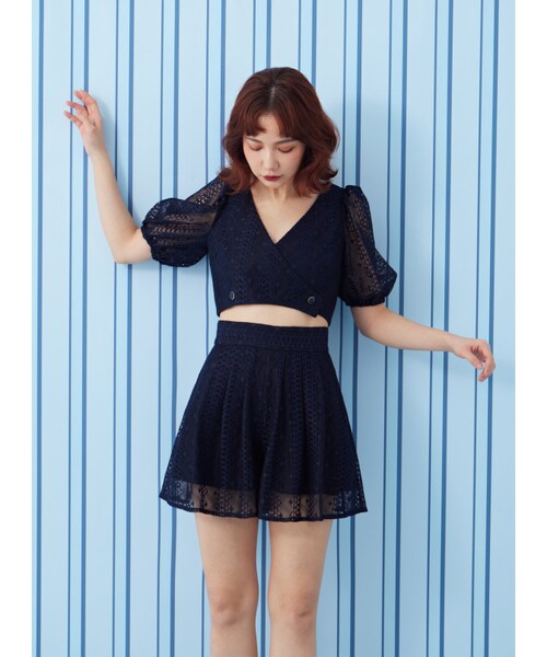 Marjorie（マージョリー）の「涼夜裡飛行，細緻蕾絲低胸澎袖短上衣（トップス・レディース・深藍・S/M）」の5枚目の写真