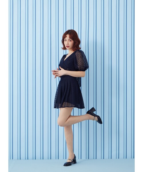 Marjorie（マージョリー）の「涼夜裡飛行，細緻蕾絲低胸澎袖短上衣（トップス・レディース・深藍・S/M）」の6枚目の写真