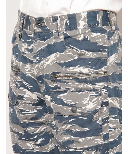 AVIREX（アヴィレックス）の「avirex/アヴィレックス/メンズ/TIGER CAMO 8 POCKETS SHORT PANTS/タイガーカモ 8ポケット ショートパンツ（パンツ・メンズ・GREY・M/L/XL）」の4枚目の写真