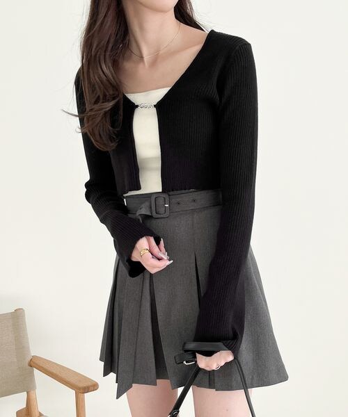 Heather（ヘザー）の「ベルト付きプリーツミニスカート（スカート・アイボリー 08/ブラック 09/グレー 18/デニム 85・S/M）」の11枚目の写真