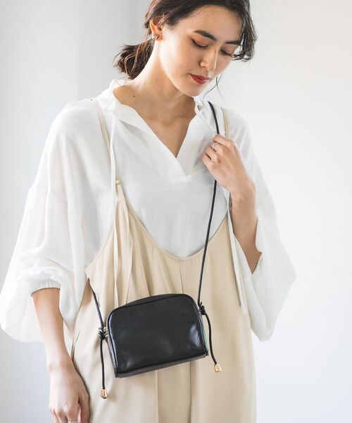 LEPSIM（レプシィム）の「スクエアミニショルダーバッグ（バッグ・アイボリー08/ブラック09/パイソン10・ONE SIZE）」の6枚目の写真