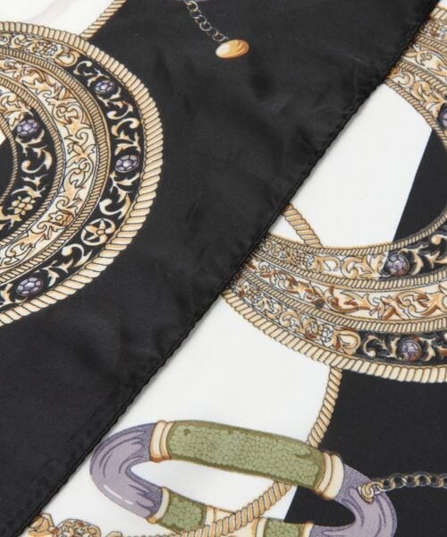 LEPSIM(レプシィム)の「アソート柄スカーフ(ファッション雑貨・レディース・ブラック09/グレージュ51/グリーン75・ONE SIZE)」の13枚目の写真