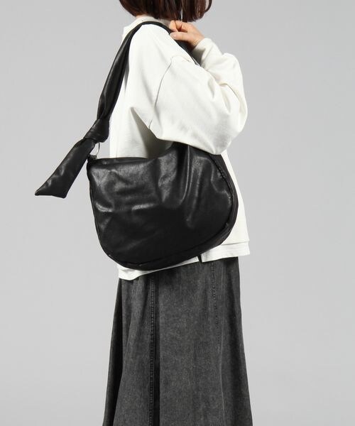 LEPSIM(レプシィム)の「フェイクレザーソフトBIGショルダー(バッグ・アイボリー08/ブラック09/グレージュ51・ONE SIZE)」の5枚目の写真