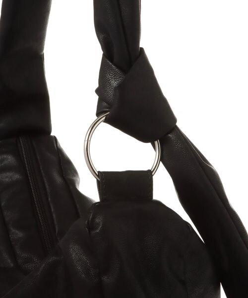 LEPSIM(レプシィム)の「フェイクレザーソフトBIGショルダー(バッグ・アイボリー08/ブラック09/グレージュ51・ONE SIZE)」の10枚目の写真