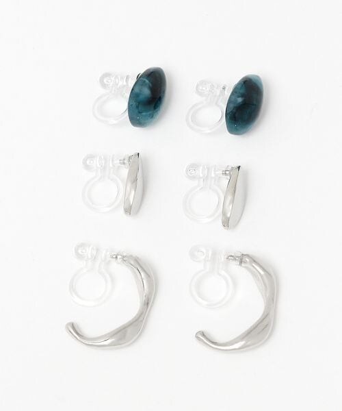 LEPSIM(レプシィム)の「3セットノンホールイヤリング(アクセサリー・シルバー19/ゴールド(パール)51/ゴールド52・ONE SIZE)」の7枚目の写真