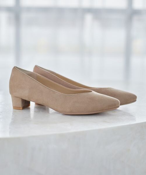 LEPSIM（レプシィム）の「フェイクスウェードクッションヒールパンプス（シューズ・レディース・ブラック09/グレージュ53・M(23-23.5)/L(24-24.5)）」の2枚目の写真