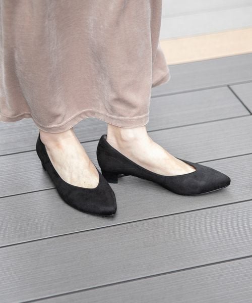 LEPSIM（レプシィム）の「フェイクスウェードクッションヒールパンプス（シューズ・レディース・ブラック09/グレージュ53・M(23-23.5)/L(24-24.5)）」の7枚目の写真