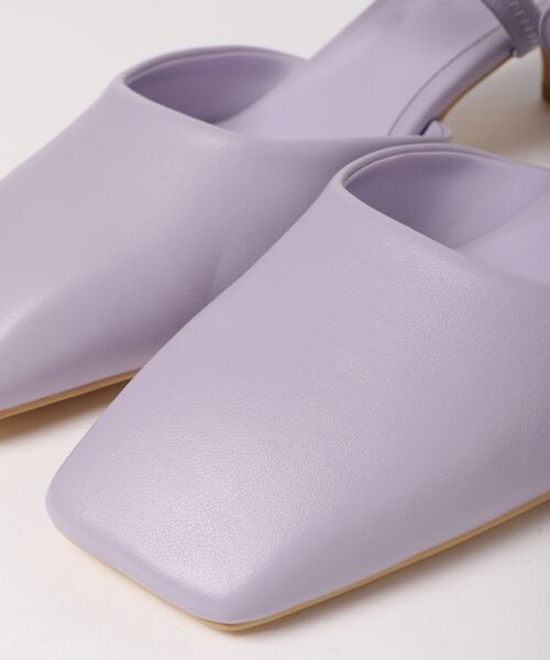 LOWRYS FARM（ローリーズファーム）の「スクエアトゥストラップミュール（シューズ・ホワイト08/ブラック09/パープル98・M/L）」の19枚目の写真