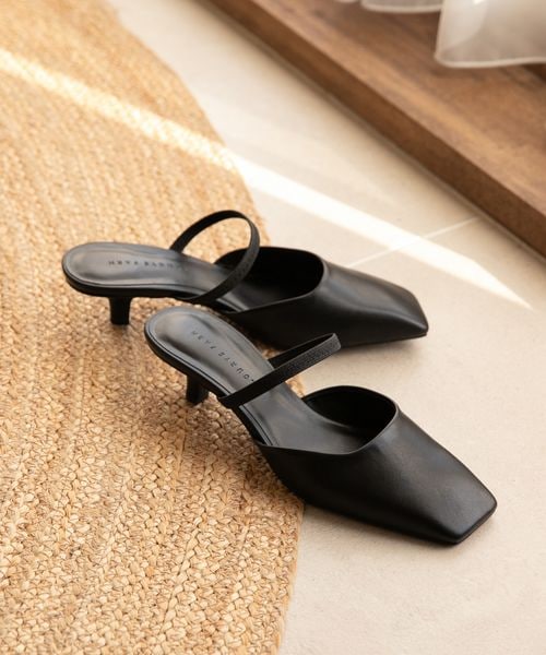 LOWRYS FARM（ローリーズファーム）の「スクエアトゥストラップミュール（シューズ・ホワイト08/ブラック09/パープル98・M/L）」の7枚目の写真