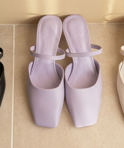 LOWRYS FARM（ローリーズファーム）の「スクエアトゥストラップミュール（シューズ・ホワイト08/ブラック09/パープル98・M/L）」の2枚目の写真