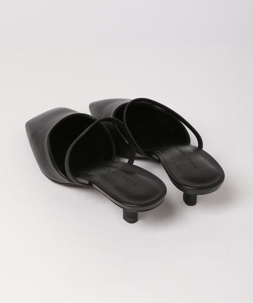 LOWRYS FARM（ローリーズファーム）の「スクエアトゥストラップミュール（シューズ・ホワイト08/ブラック09/パープル98・M/L）」の13枚目の写真