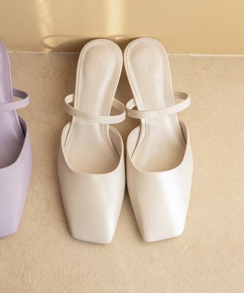 LOWRYS FARM（ローリーズファーム）の「スクエアトゥストラップミュール（シューズ・ホワイト08/ブラック09/パープル98・M/L）」の3枚目の写真