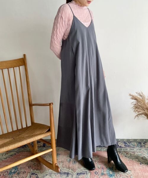 LOWRYS FARM(ローリーズファーム)の「ボリュームキャミワンピース(ワンピース/ドレス・レディース・ブラック09/チャコール18/ベージュ52・F)」の9枚目の写真