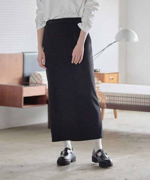 LOWRYS FARM（ローリーズファーム）の「ストレッチカットタイトスカート（スカート・レディース・アイボリー08/ブラック09/イエロー65/グリーン75・F）」の2枚目の写真