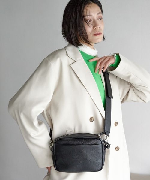 LOWRYS FARM（ローリーズファーム）の「ヤワラカルイショルダーＢＡＧ（バッグ・アイボリー08/ブラック09/シルバー12・フリー）」の2枚目の写真