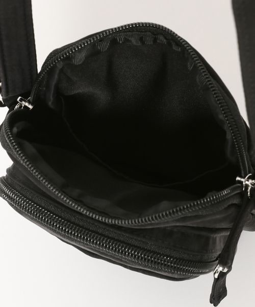 LOWRYS FARM(ローリーズファーム)の「ZIPポケットミニショルダー(バッグ・アイボリー08/ブラック09/グリーン75・フリー)」の9枚目の写真