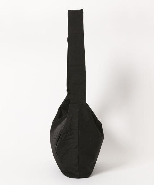 LOWRYS FARM（ローリーズファーム）の「ＢＩＧショルダーＢＡＧ（バッグ・レディース・アイボリー08/ブラック09/オレンジ45/ブルー82・FREE）」の9枚目の写真